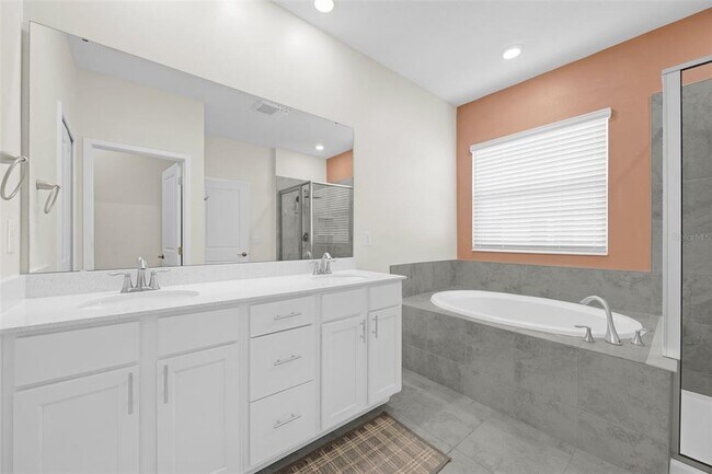 Building Photo - 9389 Tecumseh Dr