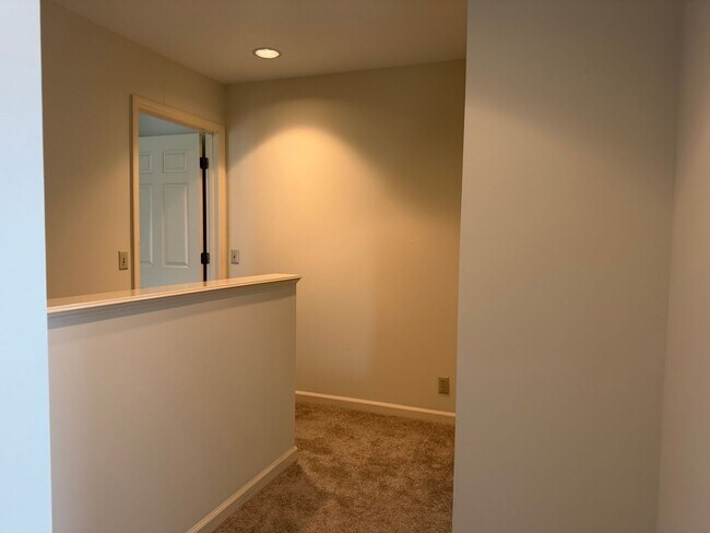 Building Photo - 7033 Northridge Dr