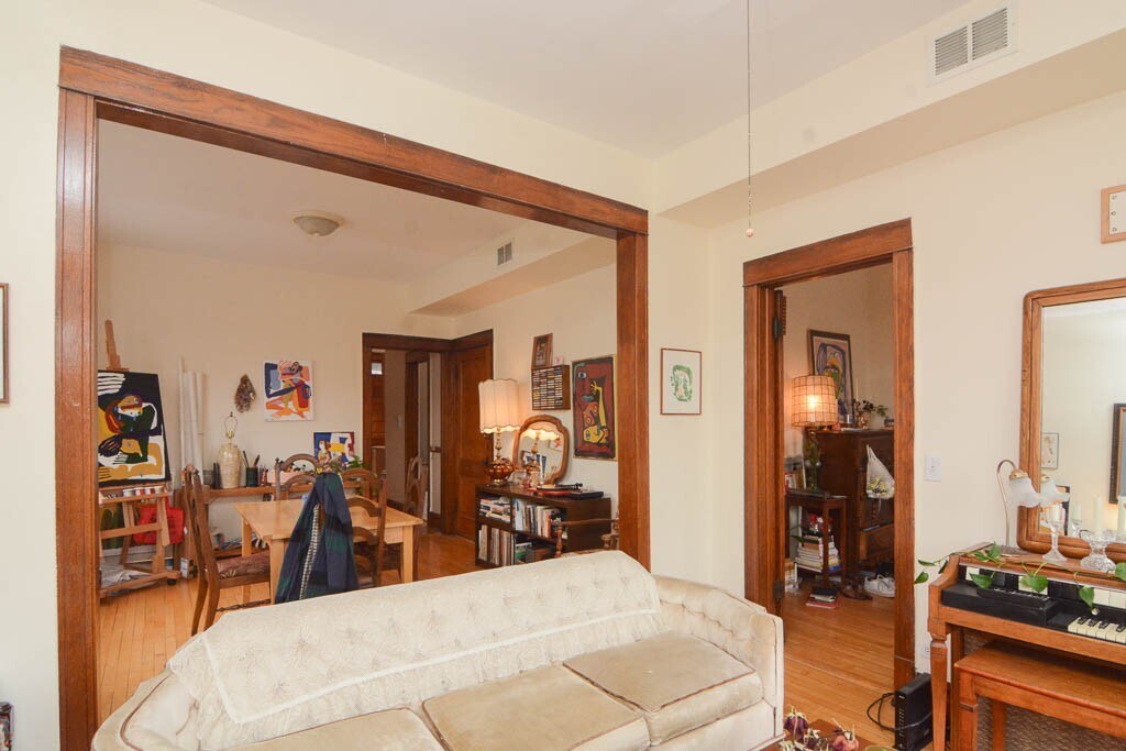 Building Photo - 2316 W Iowa St