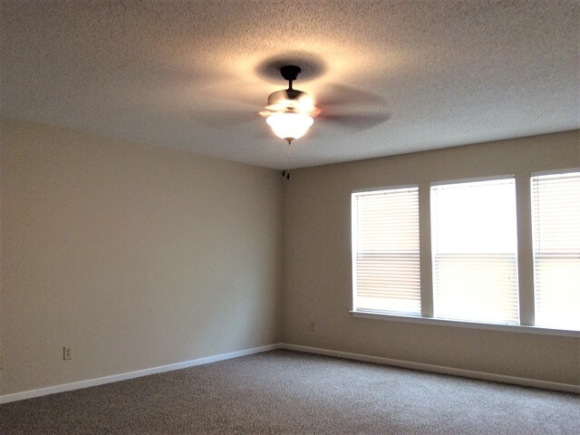 Building Photo - 5696 N Jamestown Dr