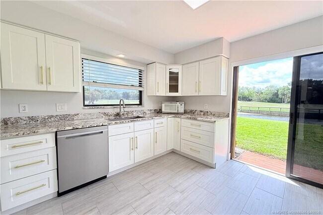 Building Photo - 3505 SW Quail Meadow Trail