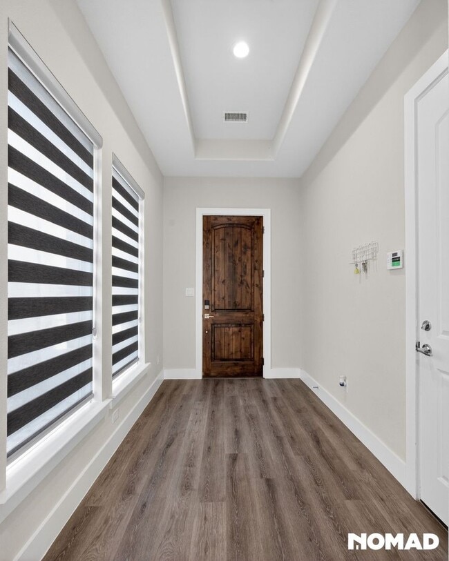 Building Photo - 1780 Dartmoor Dr