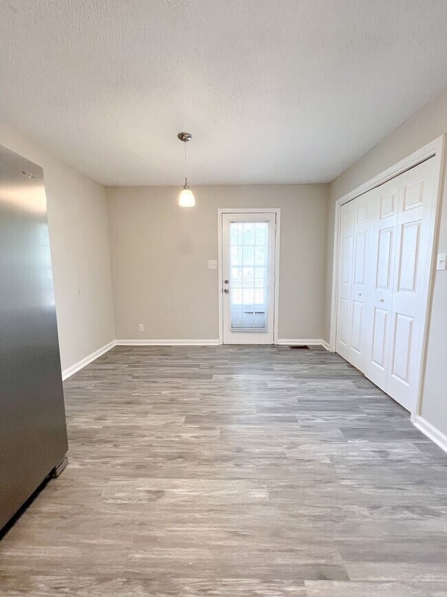 Building Photo - 531 Gainey Dr