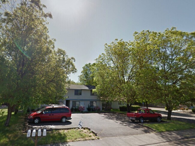 Building Photo - 333 Lorraine Ave