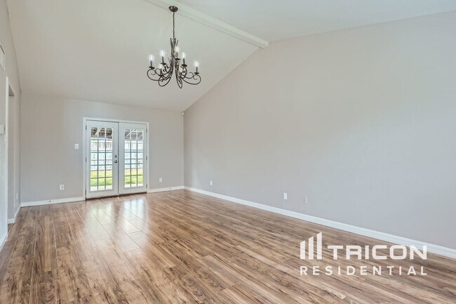 Building Photo - 4613 Monterrey Dr