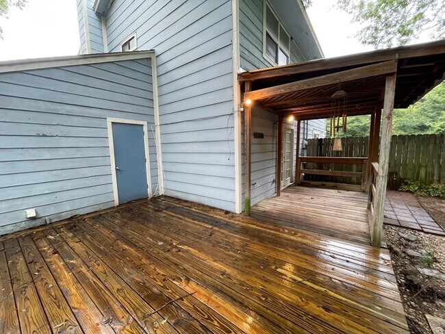 Building Photo - 3704CH