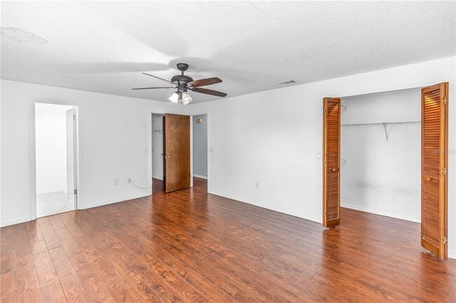 Building Photo - 8315 Village Green Rd