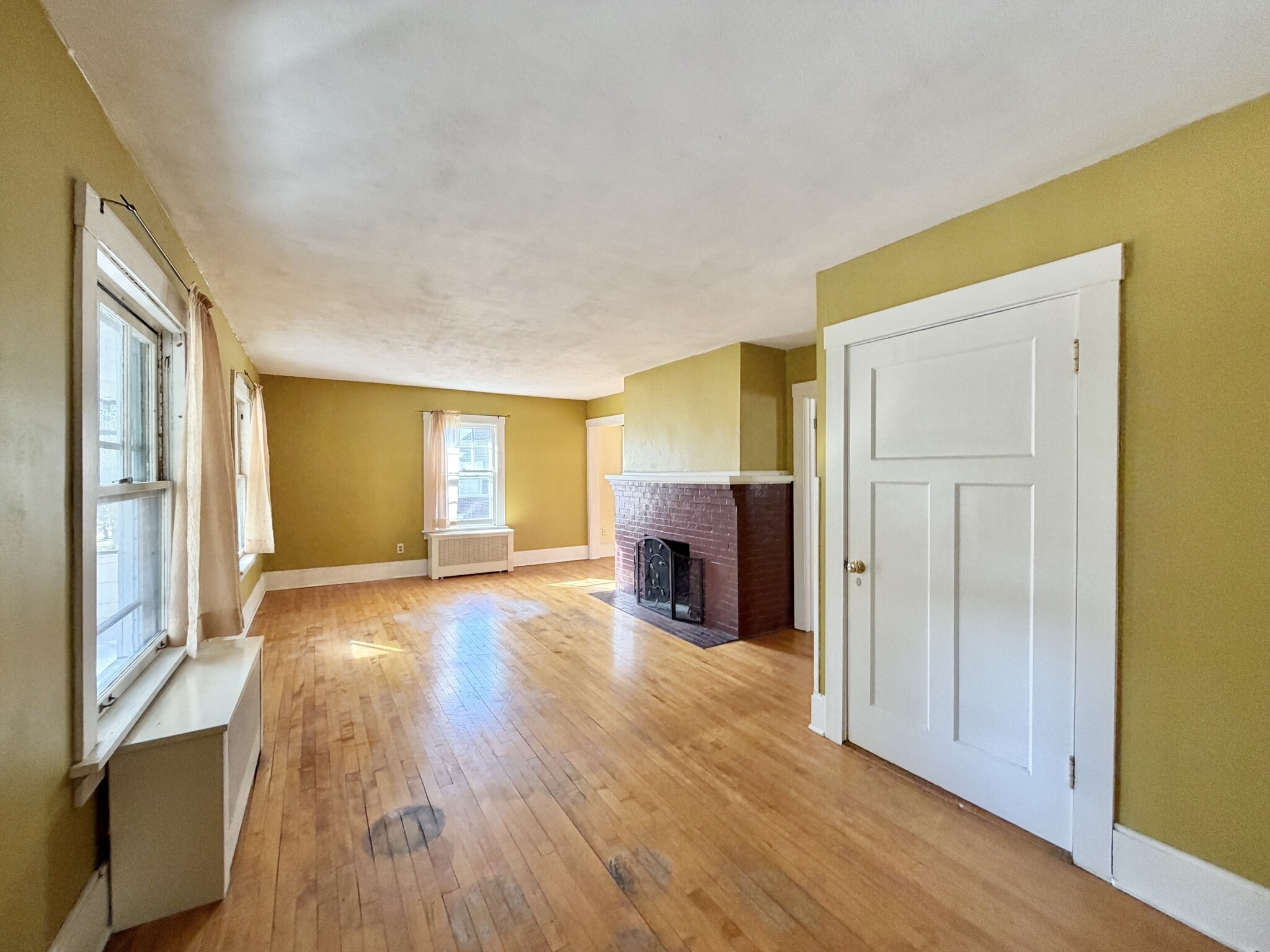 Building Photo - 715 Bushnell St