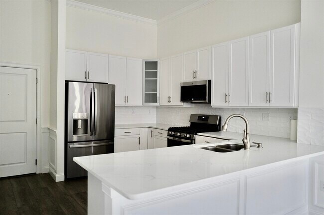 Building Photo - 320 Middlesex Ave