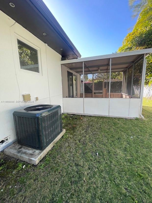 Building Photo - 811 NE 70th St