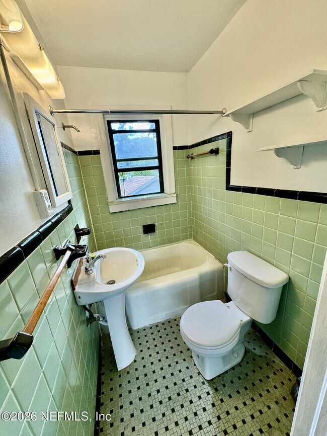 Building Photo - 2926 Selma St