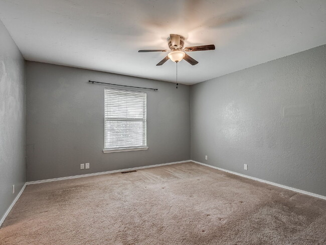 Building Photo - Updated 4-Bedroom Home with Spacious Layout & Modern Touches