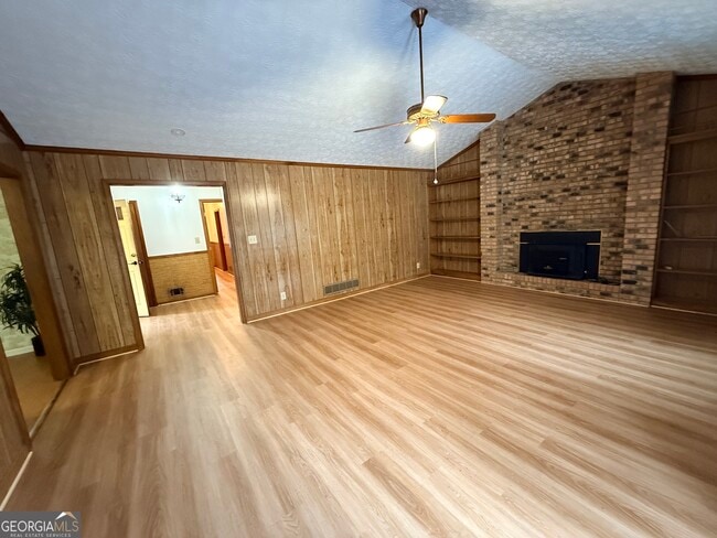 Building Photo - 191 Murphy Ave NW