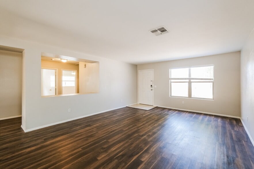 Building Photo - 11815 W Columbine Dr