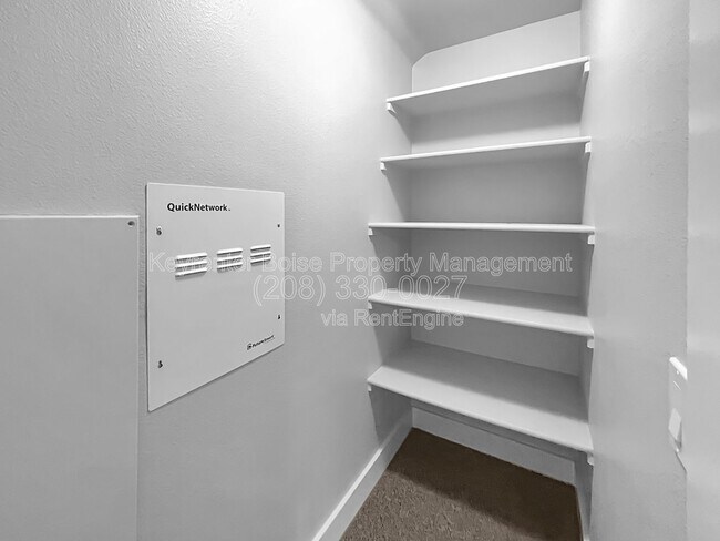 Building Photo - 2120 N Eagle Creek Ln