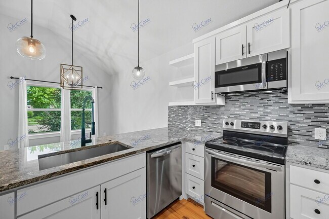 Building Photo - 10022 Everton Pl
