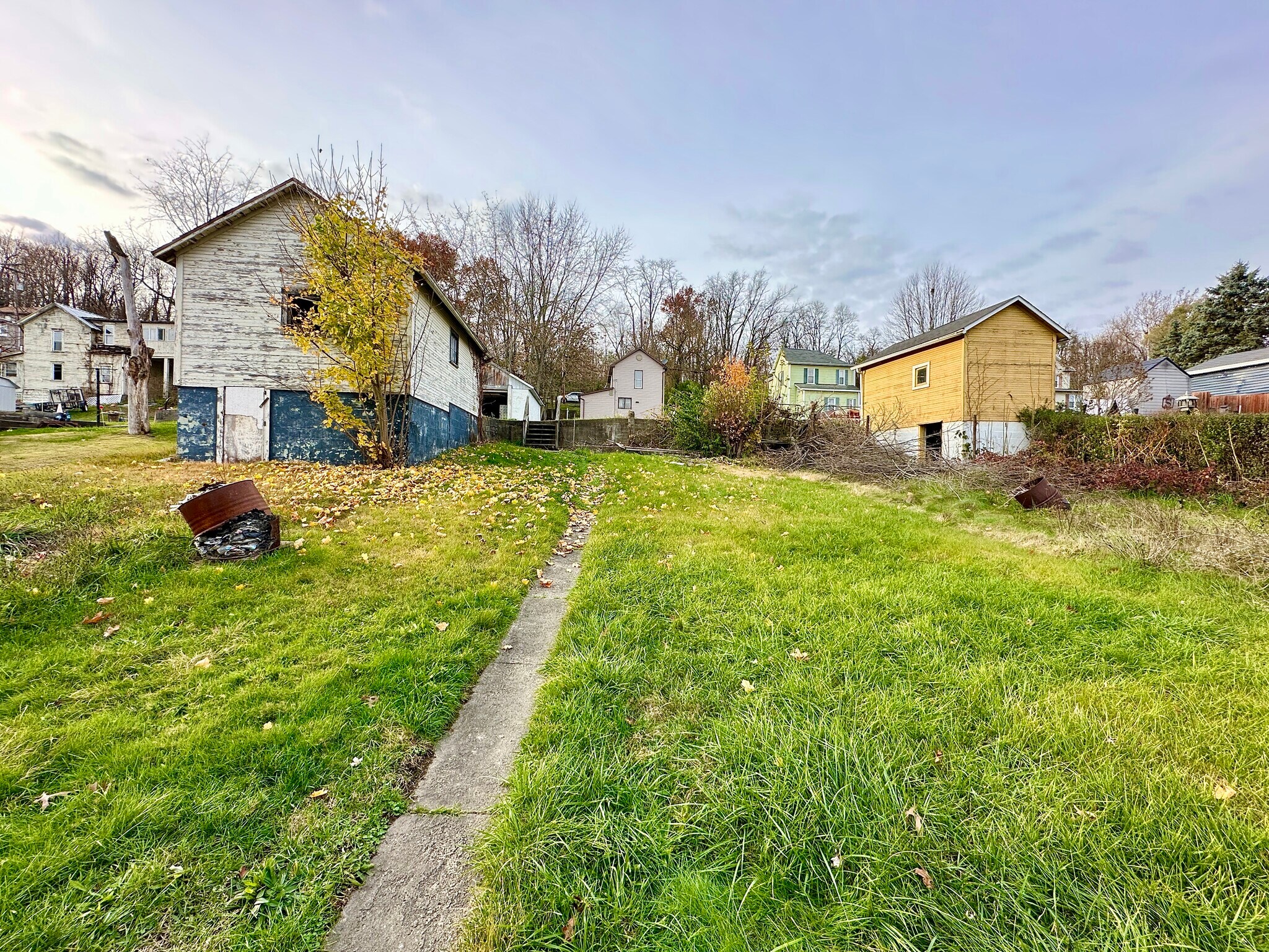 Building Photo - 154 Elmwood St