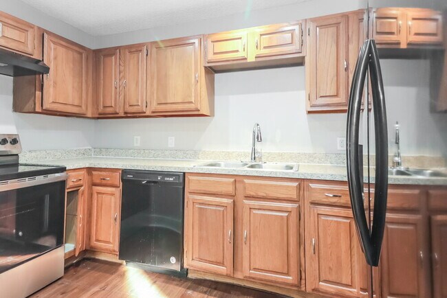 Building Photo - 1141 Paintbrush St