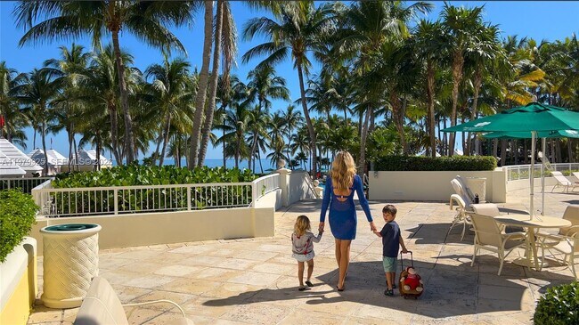 Building Photo - 781 Crandon Blvd