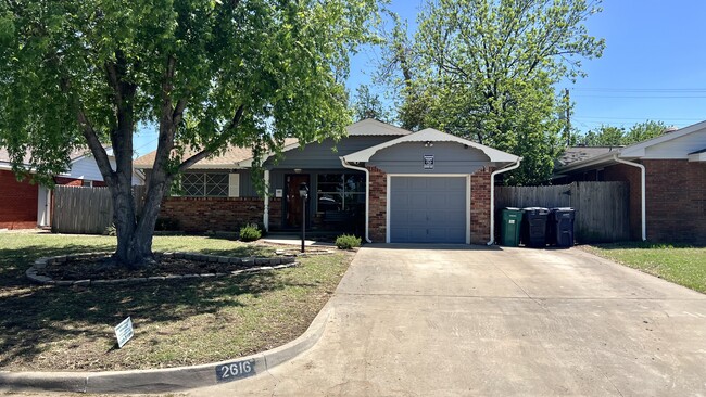 Primary Photo - 2616 SW 68th St