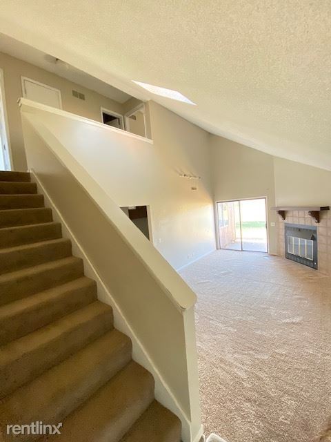 Building Photo - 3 br, 2 bath Condo - 919 Riverview Dr