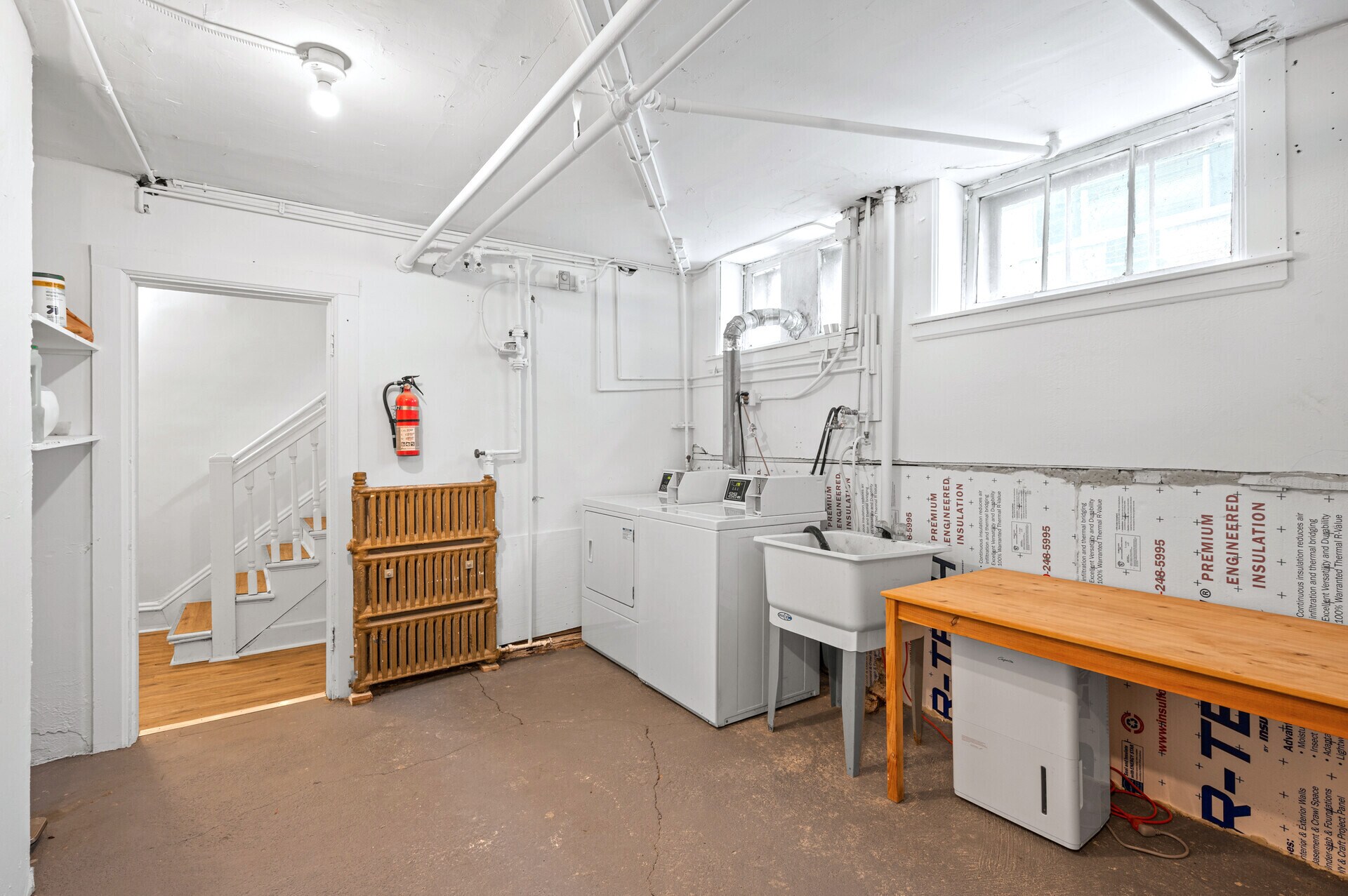 Building Photo - 2449 Pillsbury Ave S