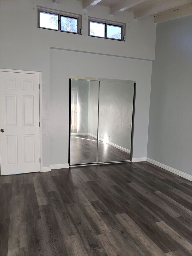 Interior Photo - 3384-3386 Martin Luther King Jr Blvd