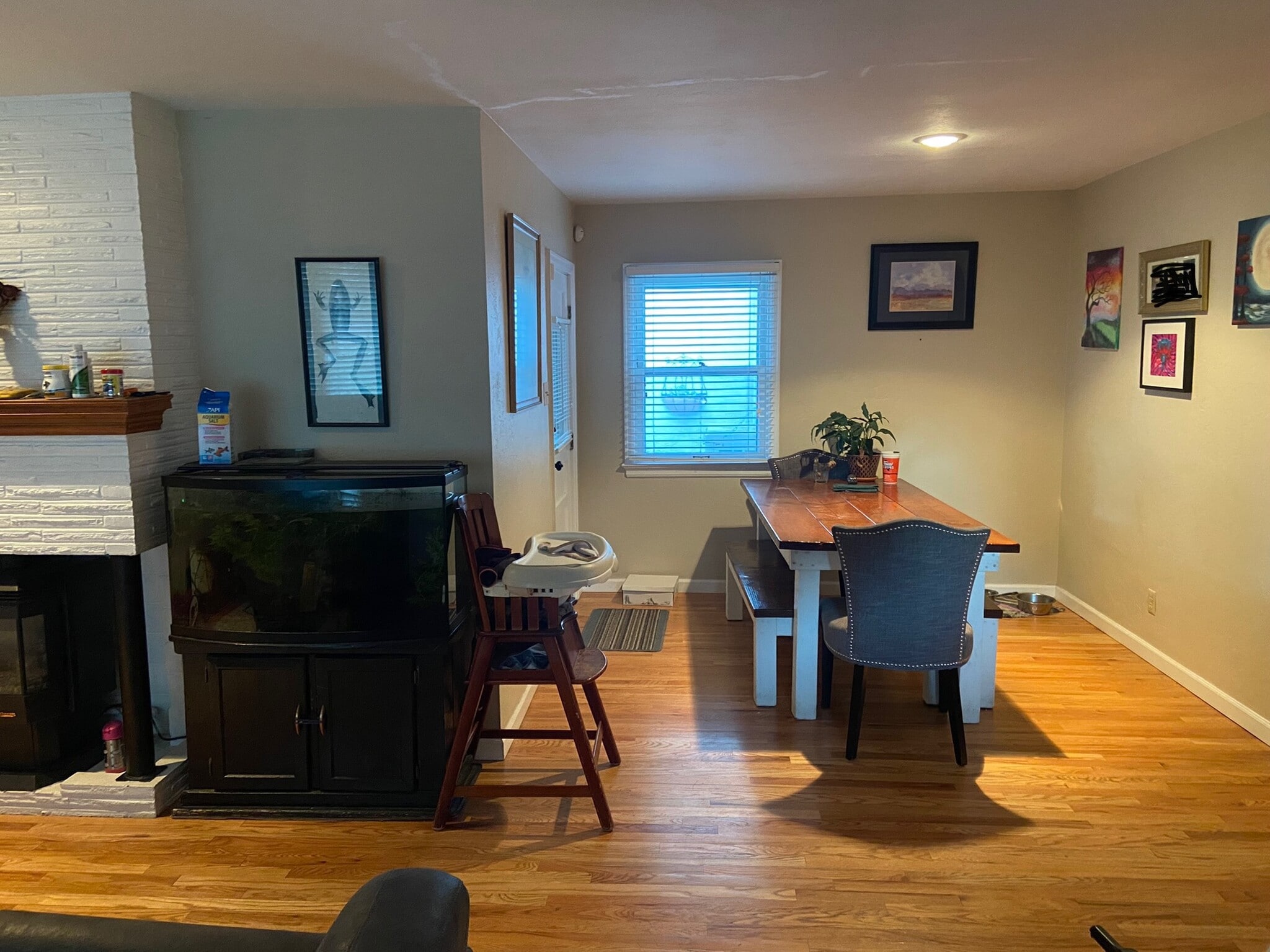 Dining room - 2921 W Platte Ave