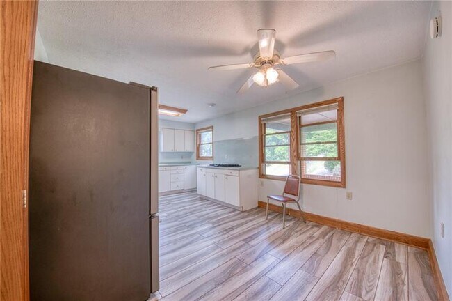Building Photo - 4465 Mt Troy Rd Ext