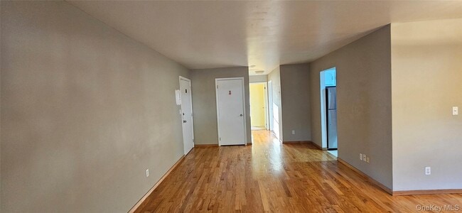 Building Photo - 276 Parkside Dr