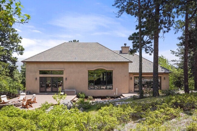 Building Photo - Stunning Broadmoor Estate with Mountain & City Views