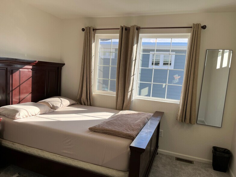 Building Photo - 3960 N Quatar Ct