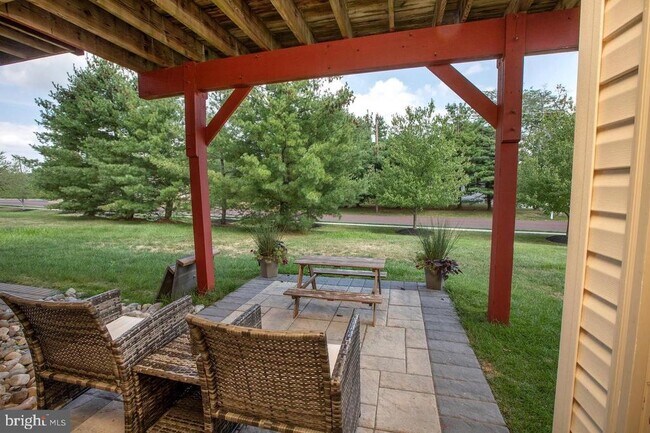 Building Photo - 1811 Adams Way