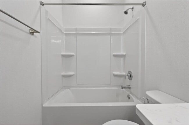 Building Photo - 210 Lyla Ln