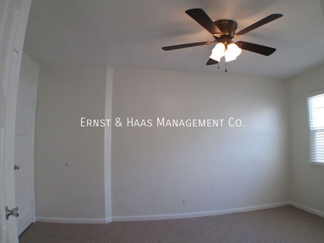 Building Photo - 4541 N Banner Dr