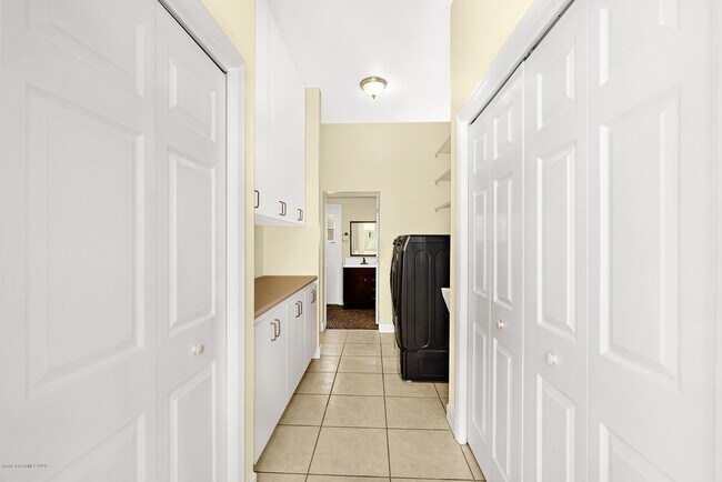 Building Photo - 845 S Tropical Trail