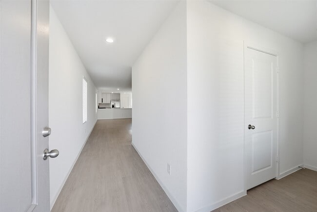 Building Photo - 12048 Noble Wood Vlg Dr