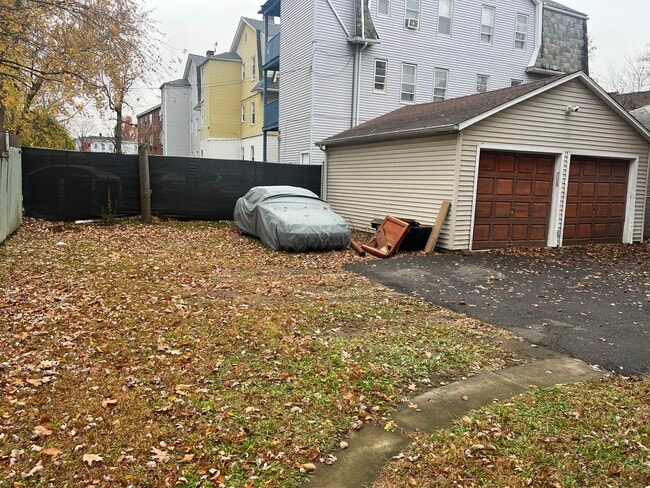 Building Photo - 93 Newton St