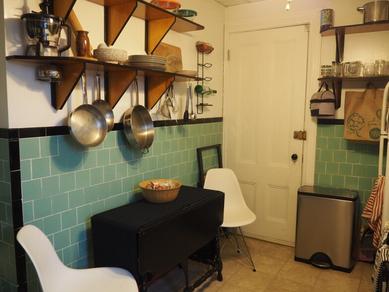 Building Photo - 5 Hillside Ave