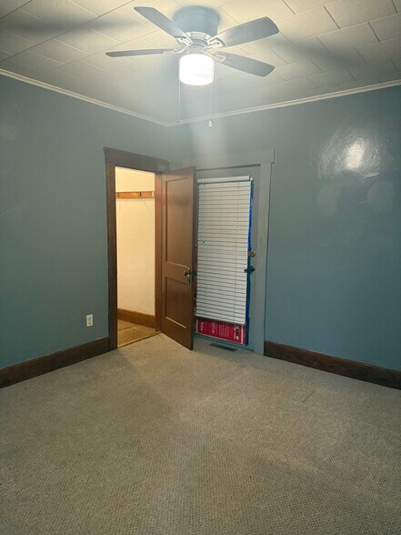 Building Photo - 41 Elm St