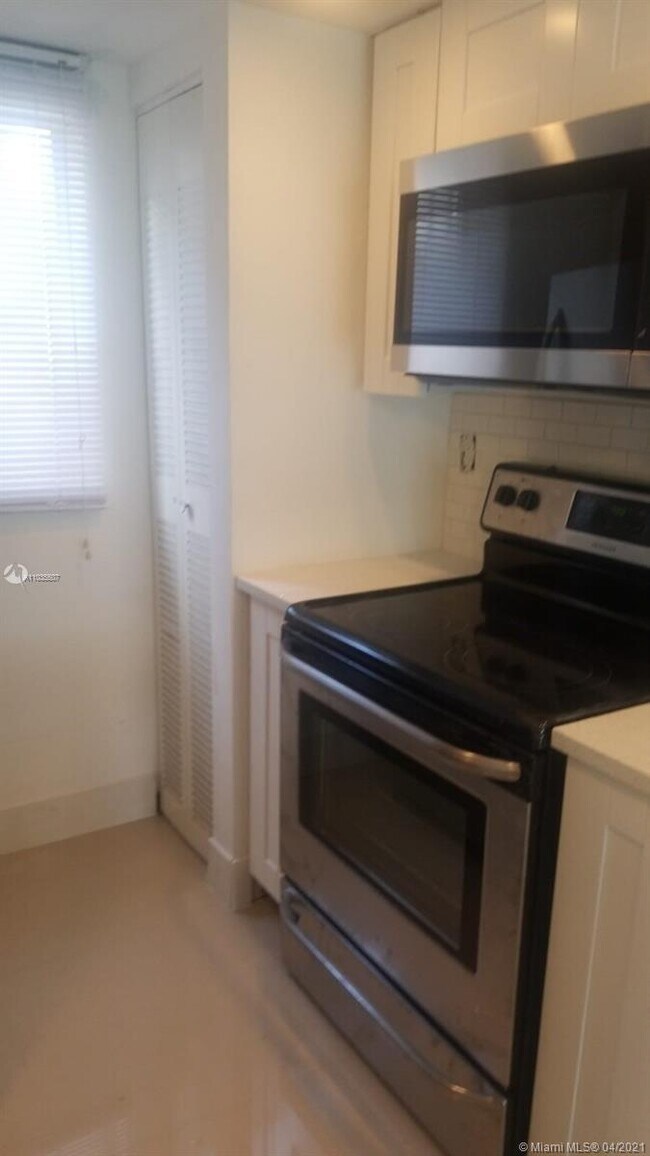 Building Photo - 3248 Coral Ridge Dr