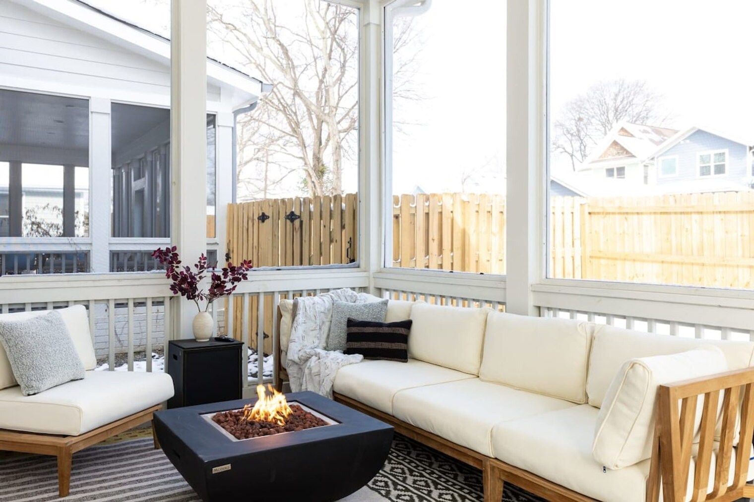 Building Photo - 916 11th Ave N