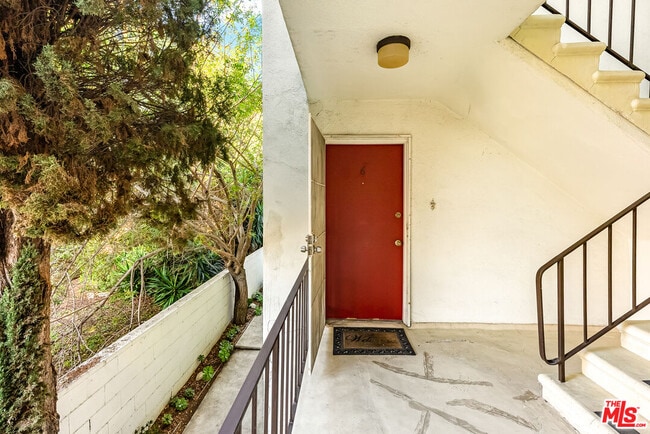 Building Photo - 5919 Chula Vista Way