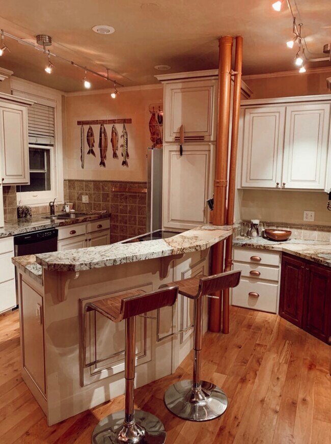 Building Photo - 29 S State St