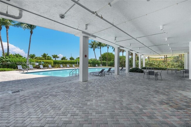 Building Photo - 6515 Collins Ave