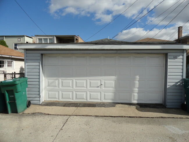 Building Photo - 1410 Maple Ave
