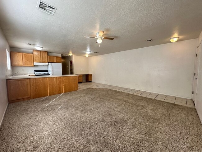 Building Photo - 2 bedroom, 2 bath apartment