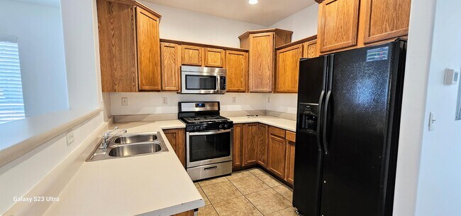 Building Photo - 1471 E Payton Wy