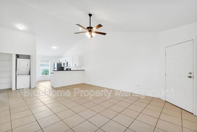 Building Photo - 3651 N Goldenrod Rd