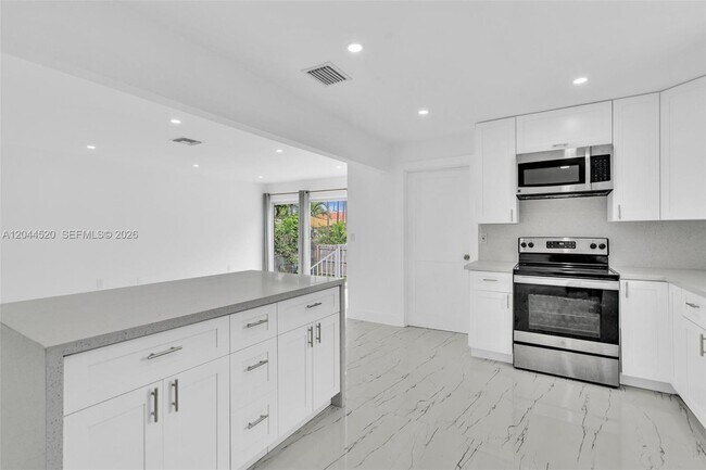 Building Photo - 8858 Harding Ave